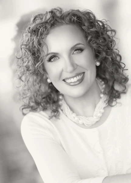 img-Dr.-Cassondra-Heinz-meet-bw